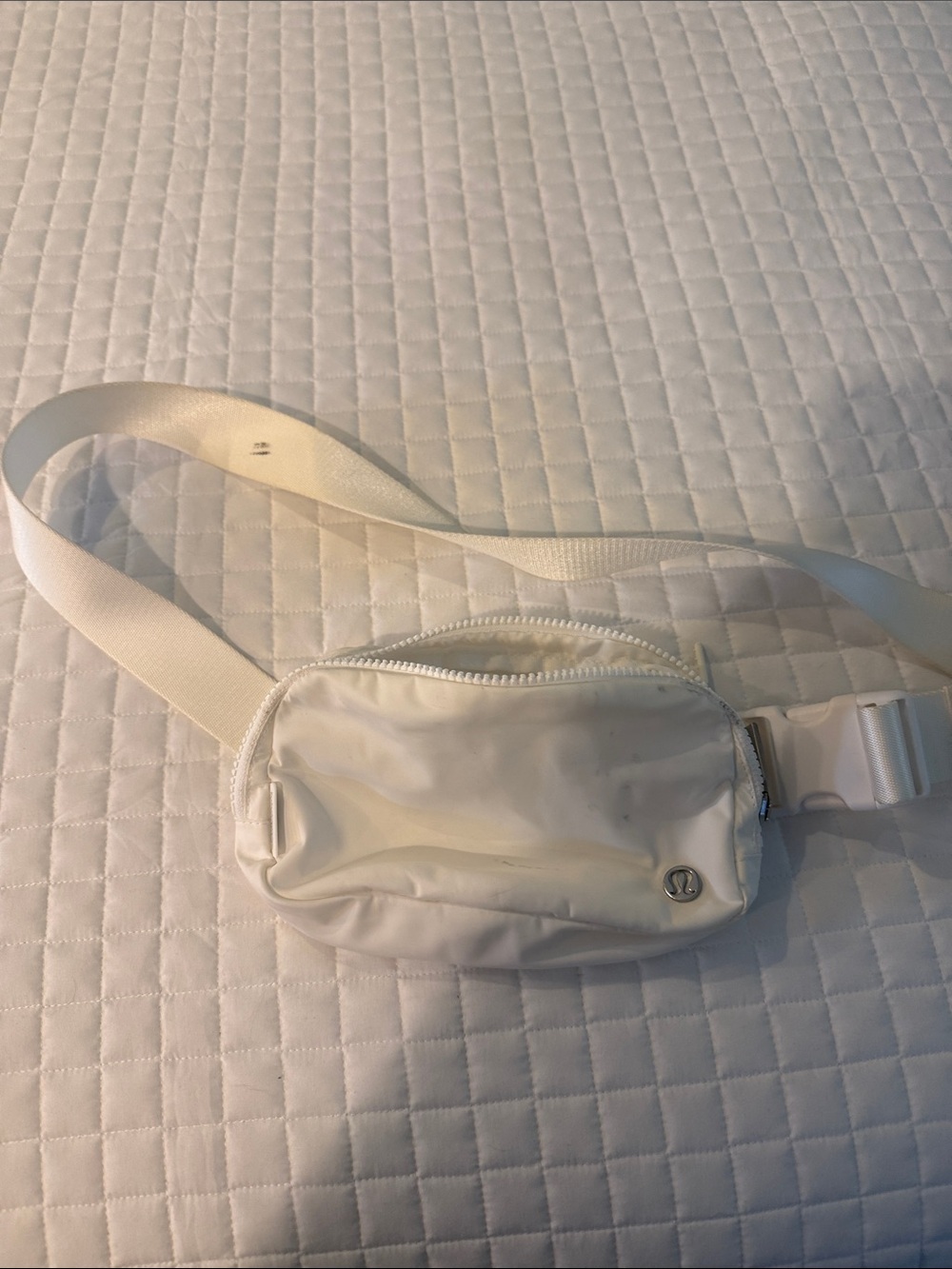 lululemon athletica Cream-White Belt Bag with Adjustable Strap